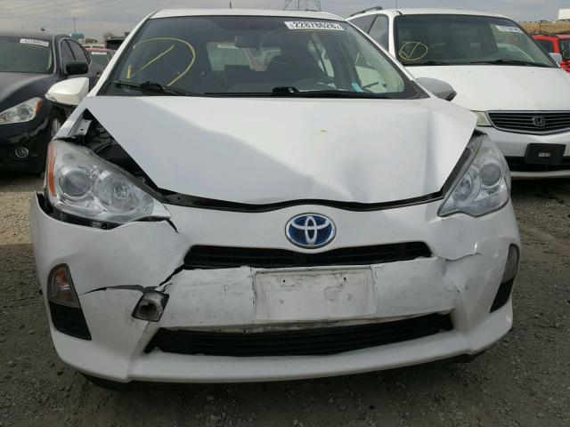 JTDKDTB36D1549921 - 2013 TOYOTA PRIUS C WHITE photo 9