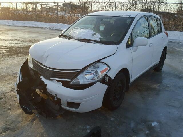 3N1BC13E27L411767 - 2007 NISSAN VERSA S WHITE photo 2