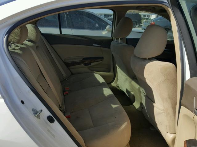 JHMCP26728C029310 - 2008 HONDA ACCORD EX WHITE photo 6