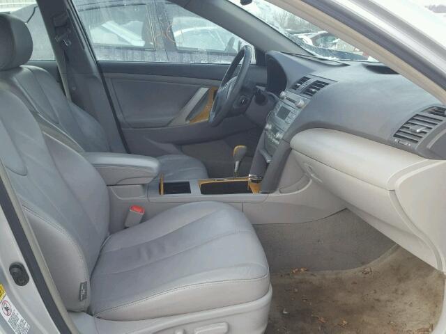 4T1BK46K77U048628 - 2007 TOYOTA CAMRY NEW SILVER photo 5