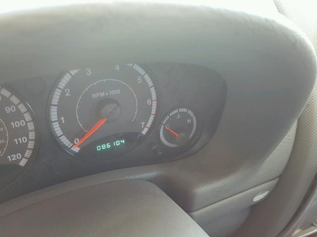 1J4GL38K95W605050 - 2005 JEEP LIBERTY RE GREEN photo 8