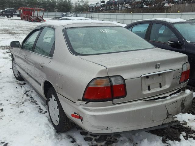 1HGCD5632TA029127 - 1996 HONDA ACCORD LX BROWN photo 3