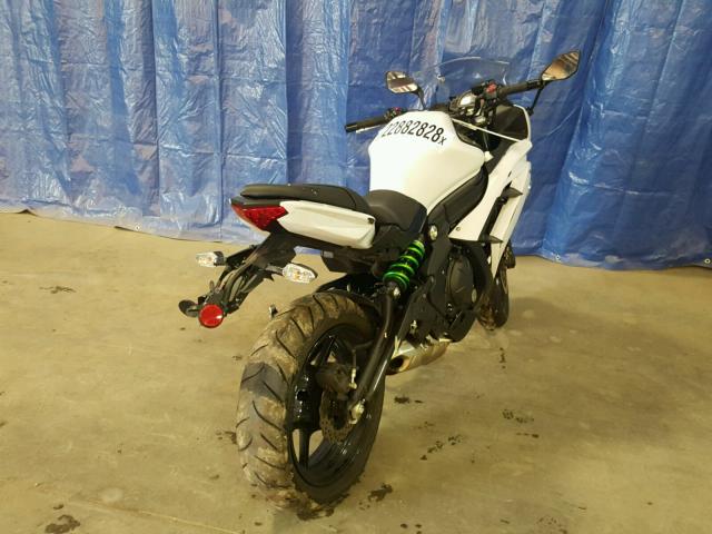 JKAEXEE19FDA19810 - 2015 KAWASAKI EX650 E WHITE photo 4