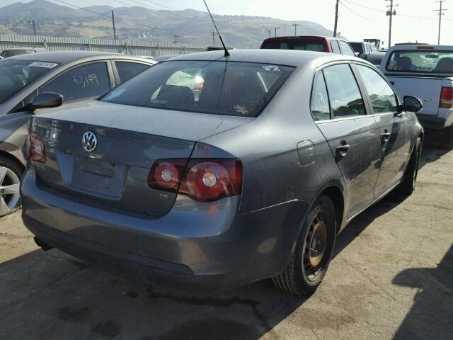 3VWJM71K68M014945 - 2008 VOLKSWAGEN JETTA S GRAY photo 4