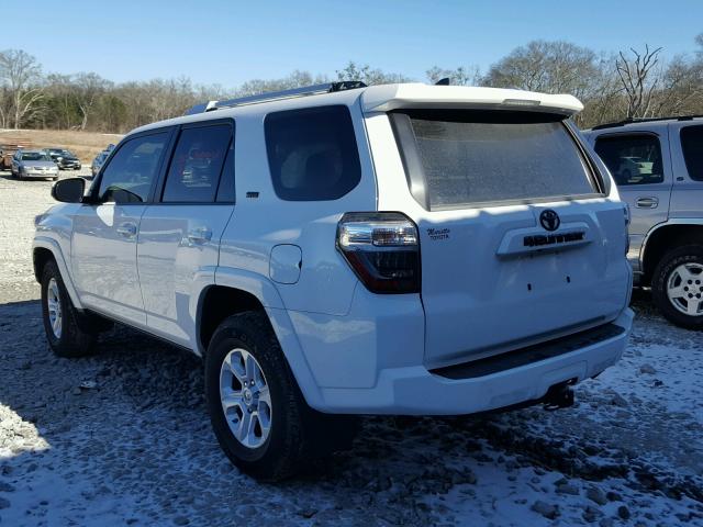 JTEZU5JR6H5148816 - 2017 TOYOTA 4RUNNER SR WHITE photo 3