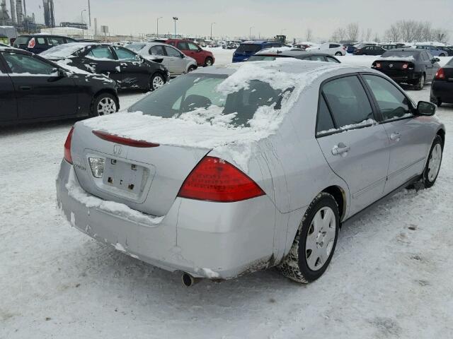 1HGCM56157A813984 - 2007 HONDA ACCORD VAL SILVER photo 4