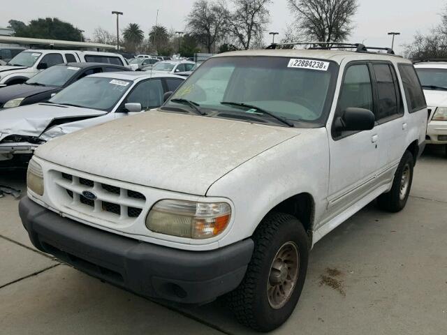 1FMZU72X4YZB72419 - 2000 FORD EXPLORER X WHITE photo 2