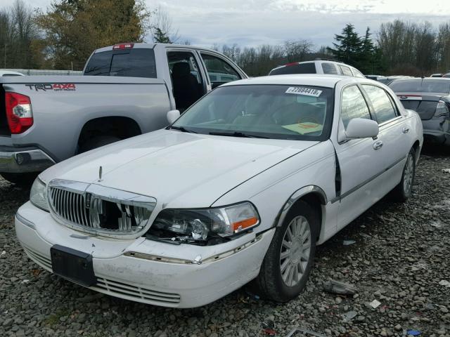 1LNHM81W53Y648203 - 2003 LINCOLN TOWN CAR E WHITE photo 2