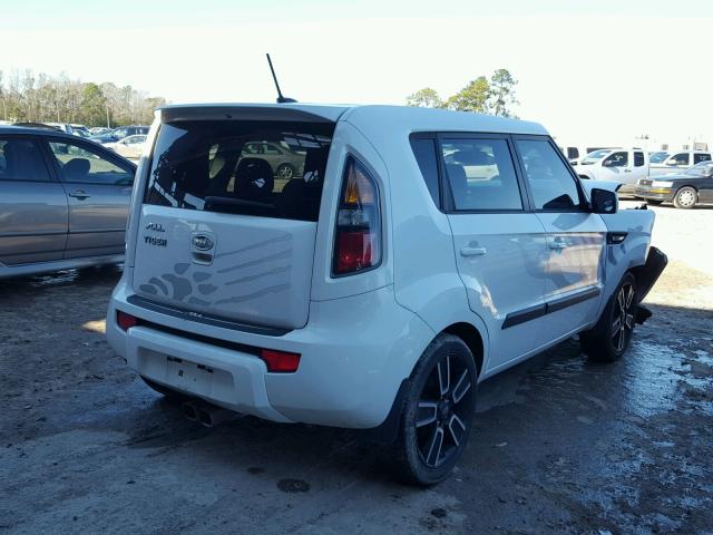 KNDJT2A27B7728304 - 2011 KIA SOUL + WHITE photo 4