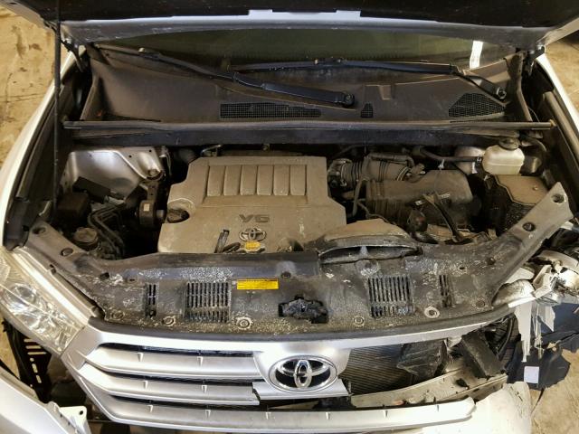 5TDBK3EH0DS216386 - 2013 TOYOTA HIGHLANDER SILVER photo 7