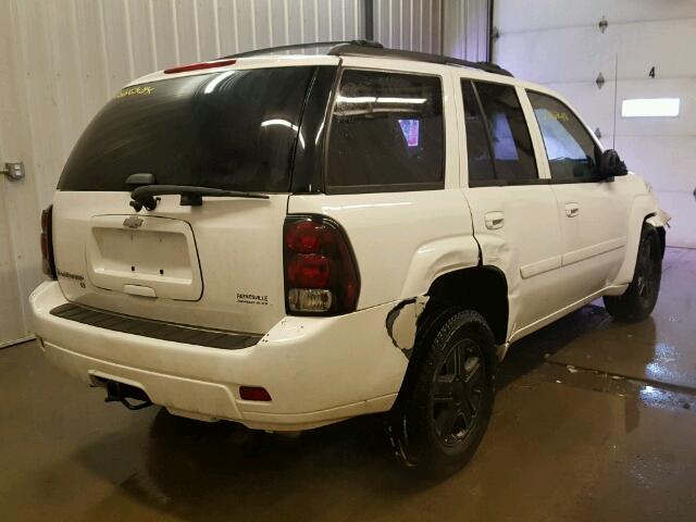 1GNDT13S672226884 - 2007 CHEVROLET TRAILBLAZE WHITE photo 4