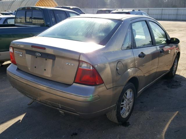 1FAFP34N35W228064 - 2005 FORD FOCUS ZX4 BEIGE photo 4