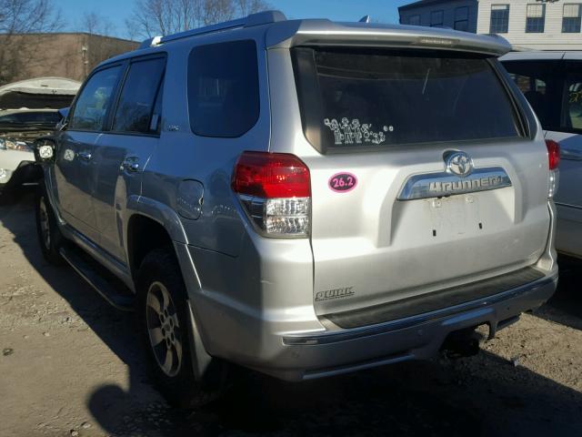 JTEBU5JR1B5066985 - 2011 TOYOTA 4RUNNER SR SILVER photo 3