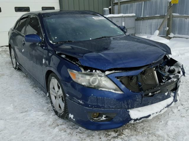 4T1BF3EK1AU557136 - 2010 TOYOTA CAMRY BASE BLUE photo 1