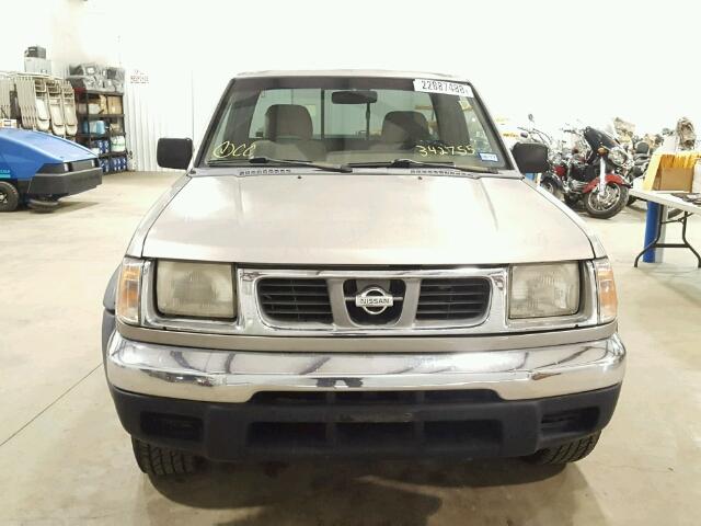 1N6ED26T9YC342755 - 2000 NISSAN FRONTIER K SILVER photo 9