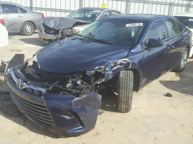 4T1BF1FK7GU540904 - 2016 TOYOTA CAMRY LE BLUE photo 2