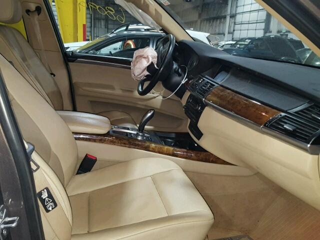 5UXZV4C51BLL58084 - 2011 BMW X5 XDRIVE3 Braun Foto 5