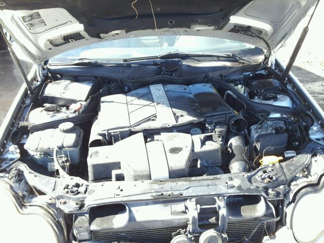 WDBRF64J52F203508 - 2002 MERCEDES-BENZ C 320 SILVER photo 7