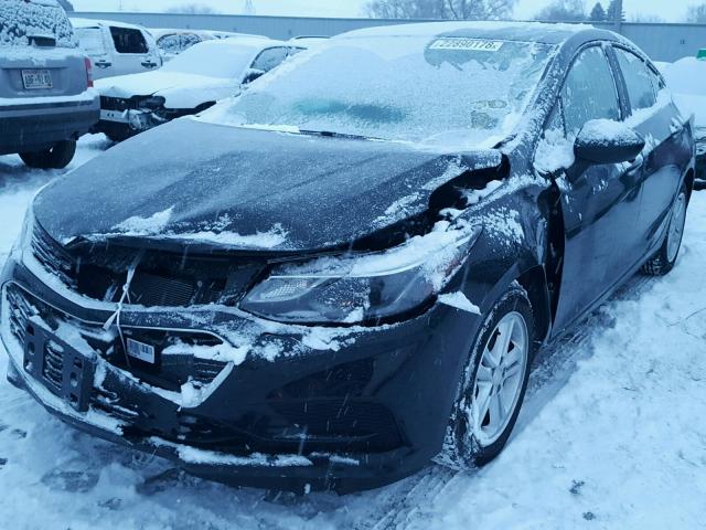 1G1BE5SM2H7237382 - 2017 CHEVROLET CRUZE LT BLACK photo 2