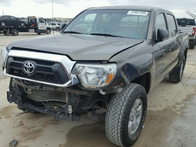 5TFLU4EN3EX094483 - 2014 TOYOTA TACOMA DOU GRAY photo 2