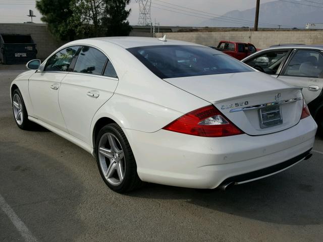 WDDDJ72X48A137049 - 2008 MERCEDES-BENZ CLS 550 WHITE photo 3