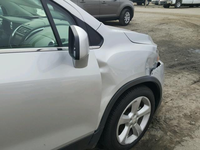 3GNCJNSB0FL164289 - 2015 CHEVROLET TRAX LTZ SILVER photo 10