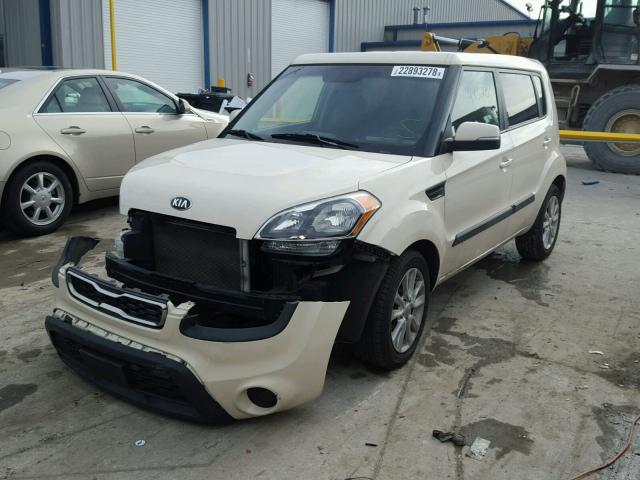 KNDJT2A69D7766218 - 2013 KIA SOUL + CREAM photo 2