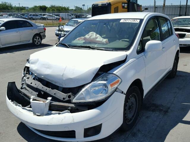 3N1BC13E89L501069 - 2009 NISSAN VERSA S WHITE photo 2