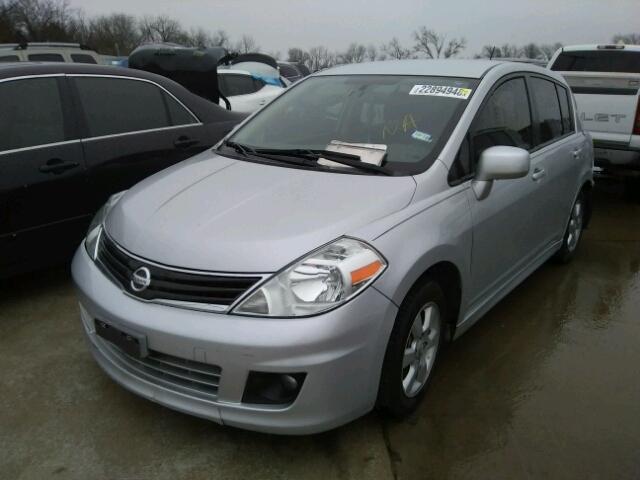 3N1BC1CP6BL369016 - 2011 NISSAN VERSA S GRAY photo 2