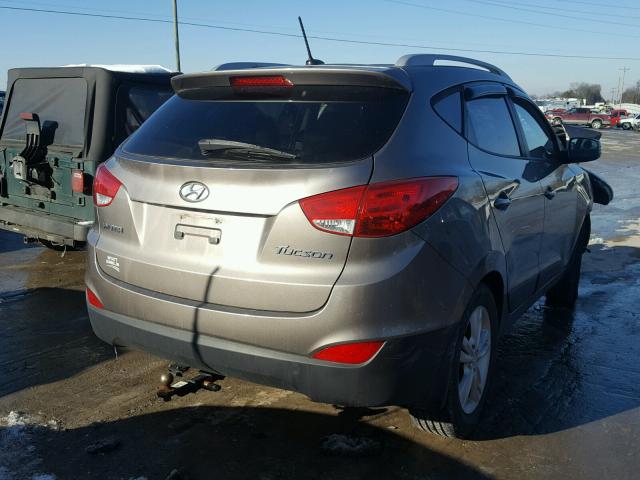 KM8JU3AC4DU563307 - 2013 HYUNDAI TUCSON GLS GRAY photo 4