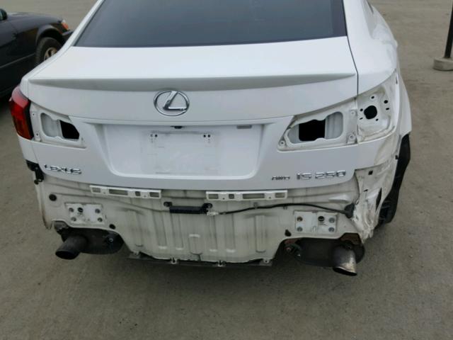 JTHCK262682022224 - 2008 LEXUS IS 250 WHITE photo 9