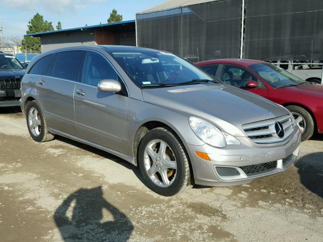 4JGCB65E27A059825 - 2007 MERCEDES-BENZ R 350 GRAY photo 1