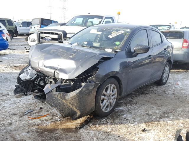 3MYDLBZV2GY111315 - 2016 TOYOTA SCION IA GRAY photo 2