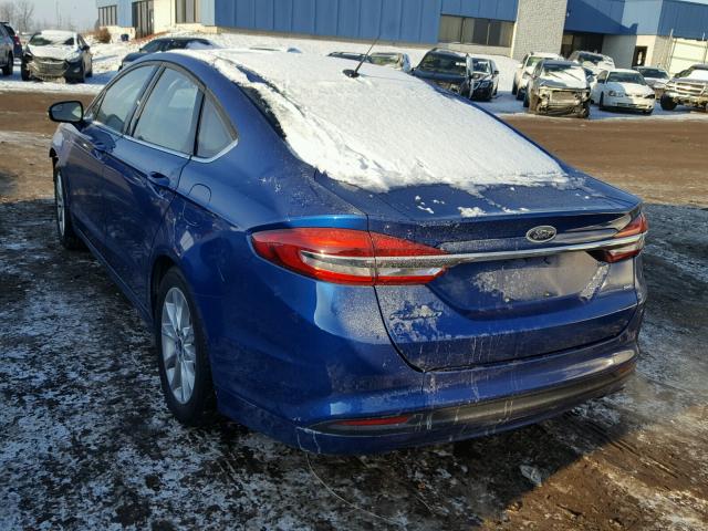 3FA6P0H79HR228197 - 2017 FORD FUSION SE BLUE photo 3