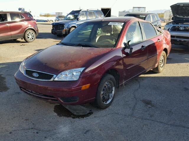 1FAFP34N46W191222 - 2006 FORD FOCUS ZX4 RED photo 2