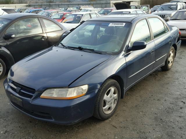 1HGCG5651XA060867 - 1999 HONDA ACCORD EX BLUE photo 2