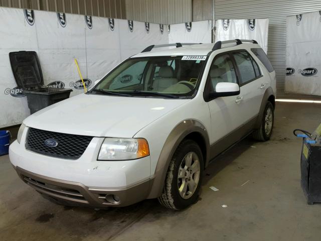 1FMDK02157GA19707 - 2007 FORD FREESTYLE WHITE photo 2