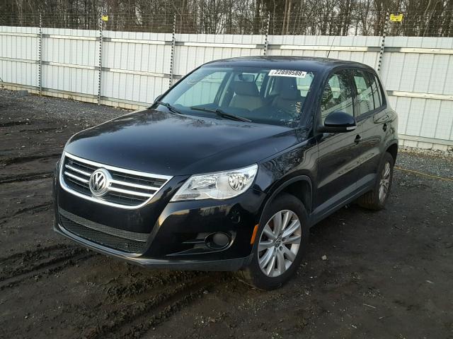 WVGAV7AX9AW522047 - 2010 VOLKSWAGEN TIGUAN S BLACK photo 2