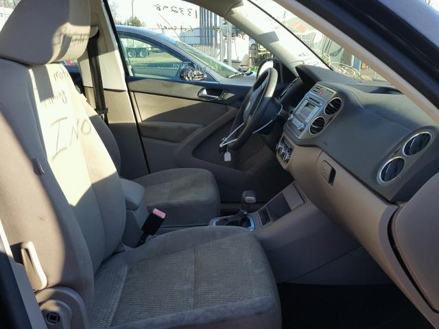 WVGAV7AX9AW522047 - 2010 VOLKSWAGEN TIGUAN S BLACK photo 5