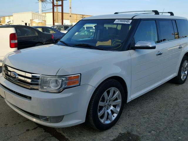 2FMEK63C79BA21069 - 2009 FORD FLEX LIMIT WHITE photo 2