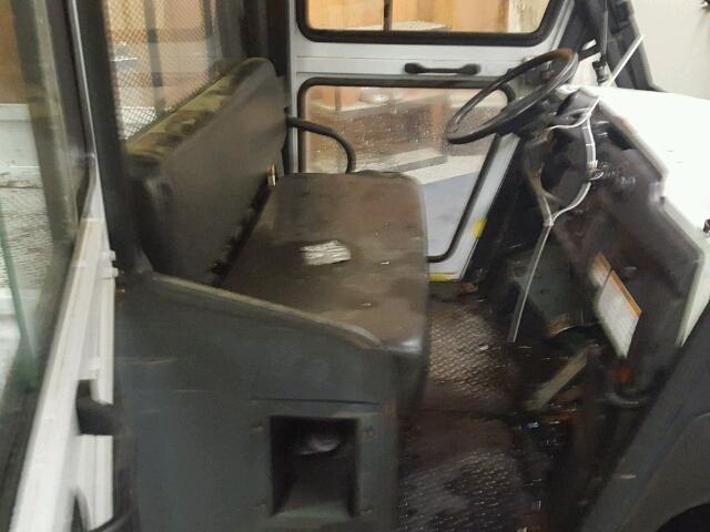 JK1AFCP1X9B500214 - 2009 KAWASAKI KAF620 P WHITE photo 5