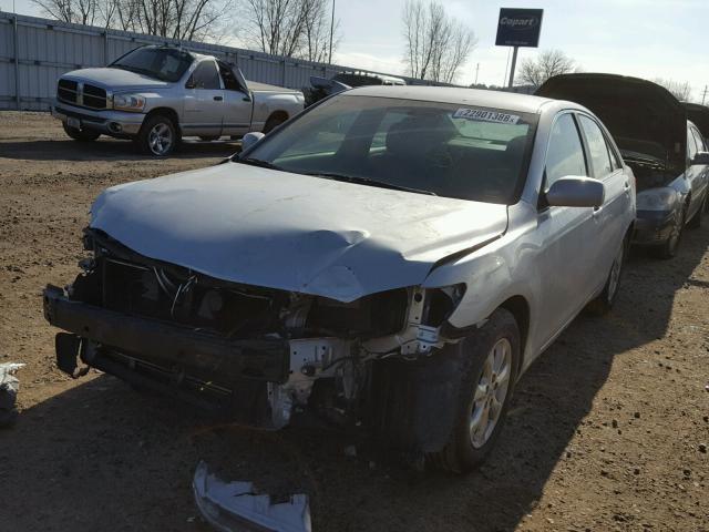 4T4BE46K79R070483 - 2009 TOYOTA CAMRY BASE SILVER photo 2