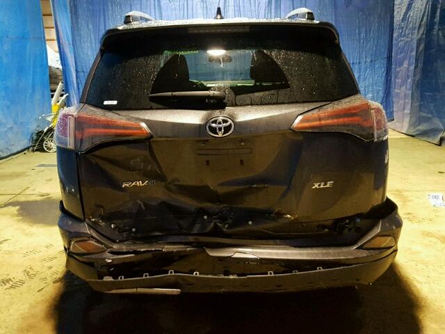 2T3WFREV1HW316970 - 2017 TOYOTA RAV4 XLE GRAY photo 9