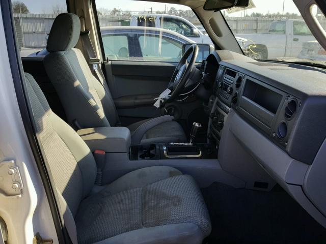 1J8HH48N06C286595 - 2006 JEEP COMMANDER თეთრი ფოტო 5