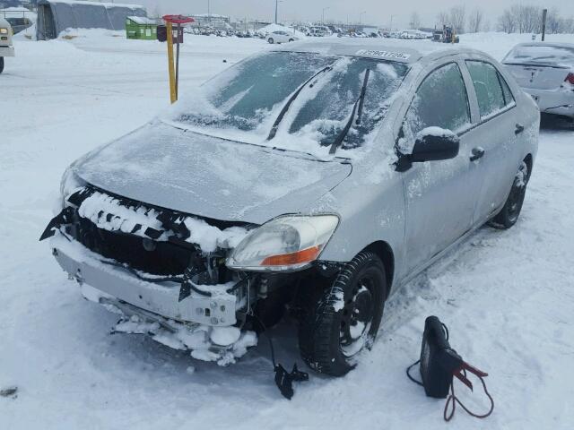 JTDBT923271154046 - 2007 TOYOTA YARIS SILVER photo 2