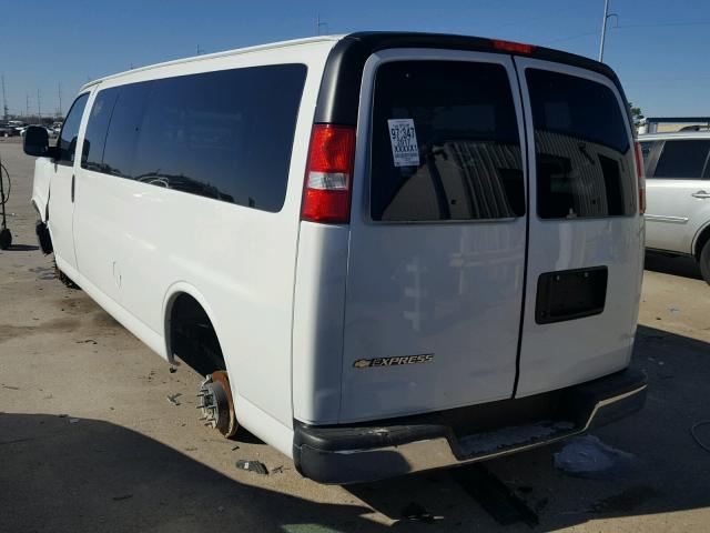 1GAZGPFG4H1335258 - 2017 CHEVROLET EXPRESS G3 WHITE photo 3