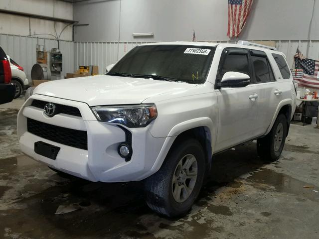 JTEBU5JR2E5183222 - 2014 TOYOTA 4RUNNER SR WHITE photo 2