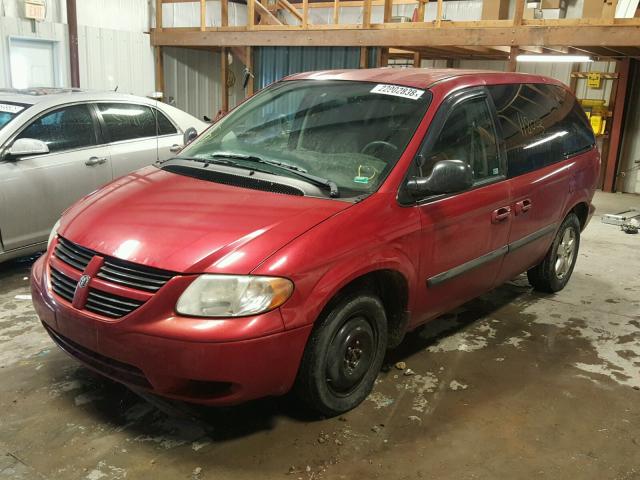 1D4GP45RX5B433008 - 2005 DODGE CARAVAN SX RED photo 2