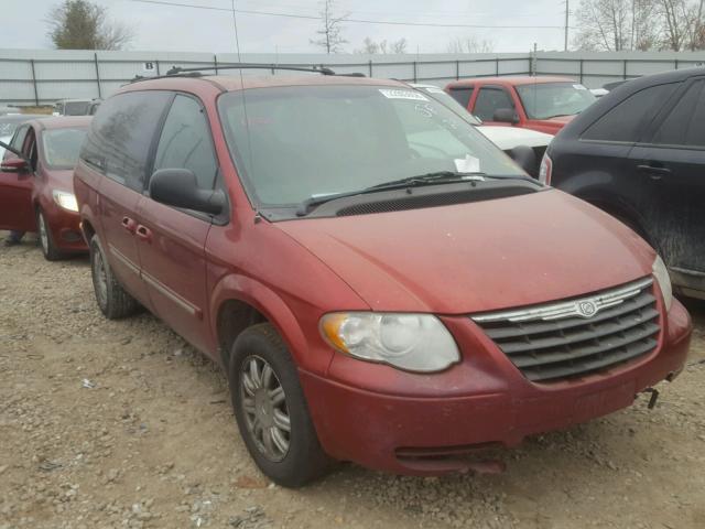 2C4GP54L45R113491 - 2005 CHRYSLER TOWN & COU RED photo 1