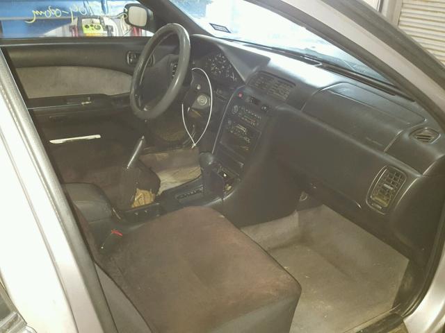 JN1CA21D9TT114687 - 1996 NISSAN MAXIMA GLE GRAY photo 5